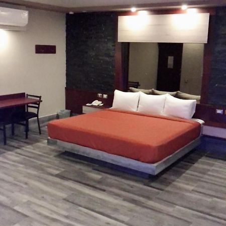 Hotel Plaza Arteaga Monterrey Esterno foto